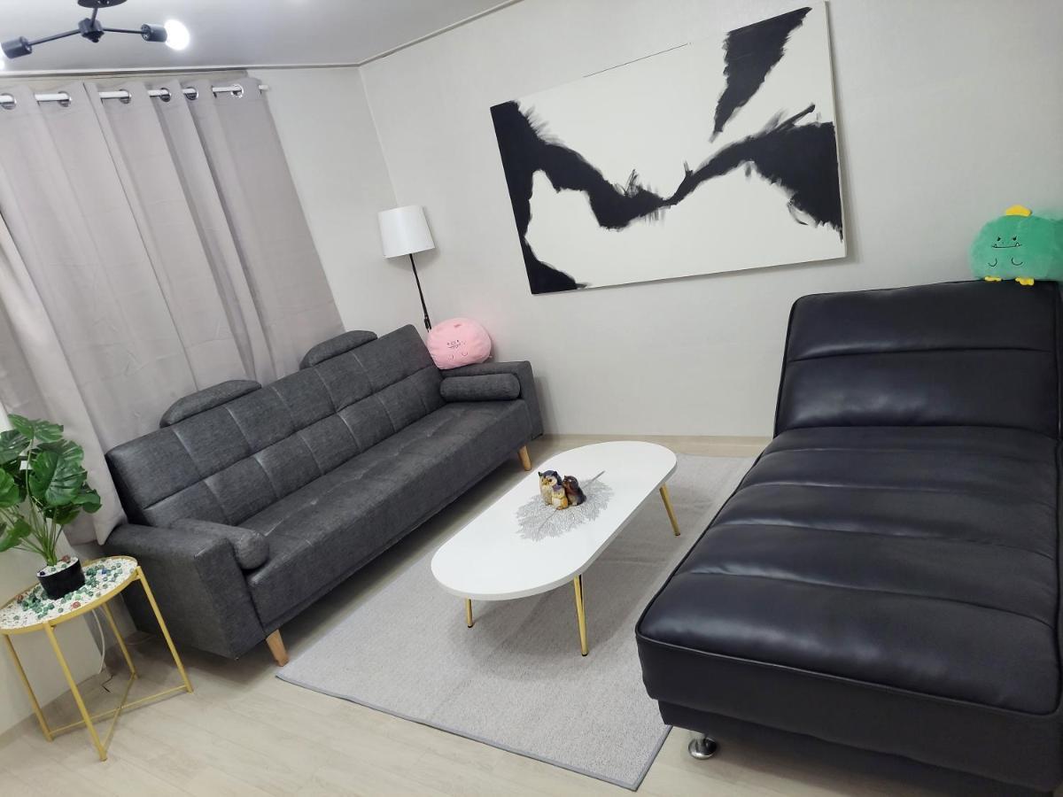 On The Main Street Of Hbc #4 Villa Seoul Exterior photo
