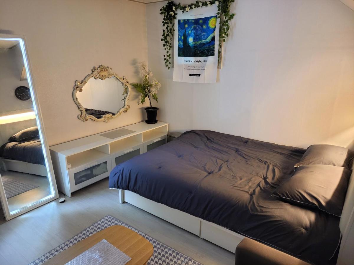 On The Main Street Of Hbc #4 Villa Seoul Exterior photo