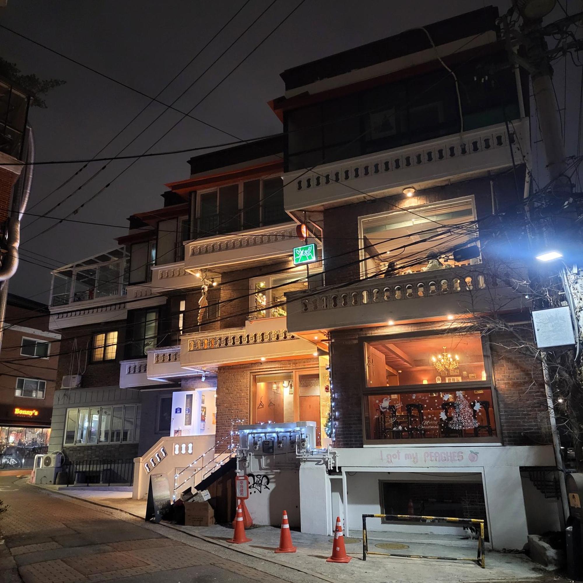 On The Main Street Of Hbc #4 Villa Seoul Exterior photo